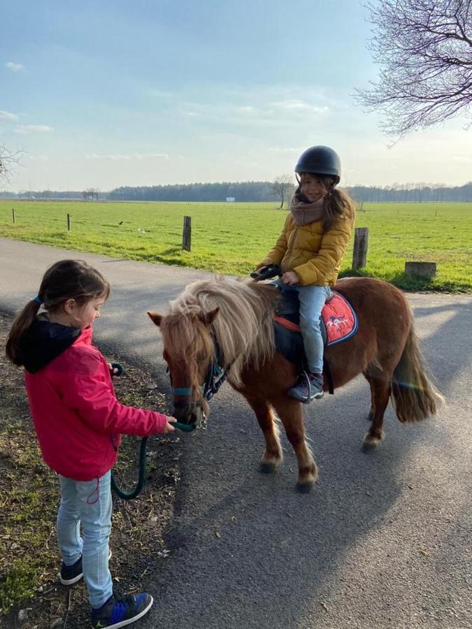 Hoevetoerisme Op 'T Zand Villa NeerNeerpelt Exteriör bild