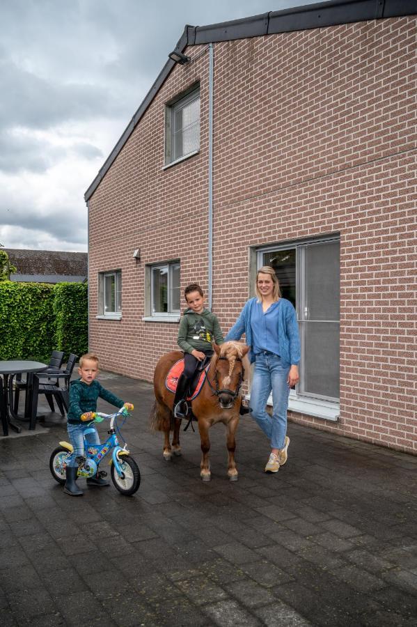 Hoevetoerisme Op 'T Zand Villa NeerNeerpelt Exteriör bild